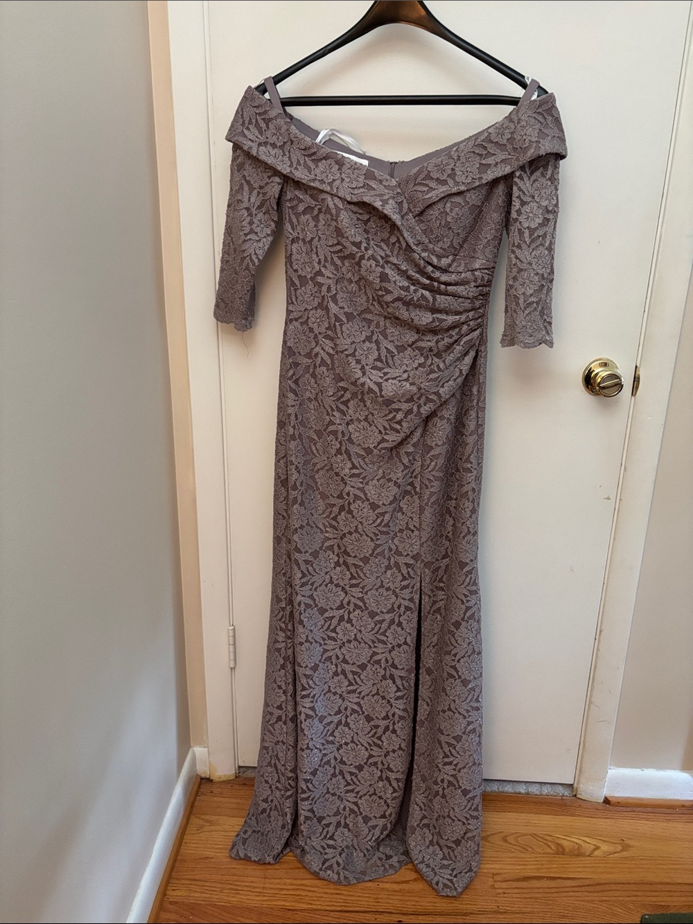 Oleg Cassini formal off-the shoulder lace dress sparkly 3/4 sleeve size 8